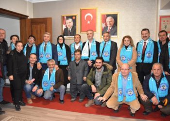 AK PARTİ’DEN BİGADİÇ’E ÇIKARTMA