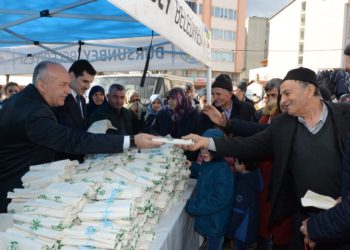 Dursunbey’de vatandaşlara Ücretsiz bez torba dağıtıldı