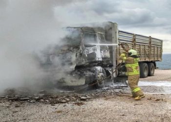Seyir Halindeyken Alev Alan Kamyon, Kullanılmaz Hale Gledi
