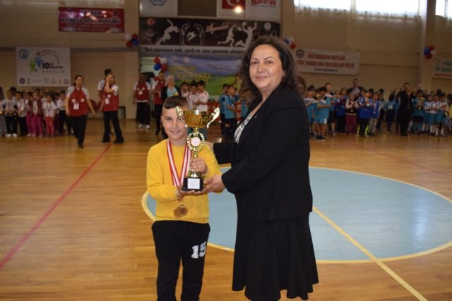 Ayvalık’ta 6. Geleneksel Çocuk Oyunları Ödül Töreni Gerçekleştirildi