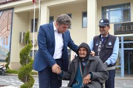 Kula’da Bakıma Muhtaç Şahsa Yardım Eli