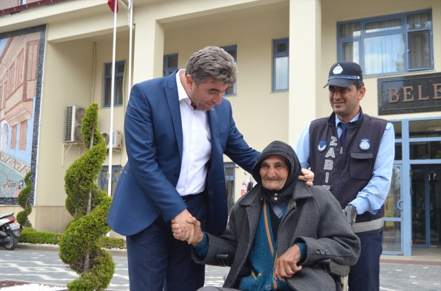 Kula’da Bakıma Muhtaç Şahsa Yardım Eli