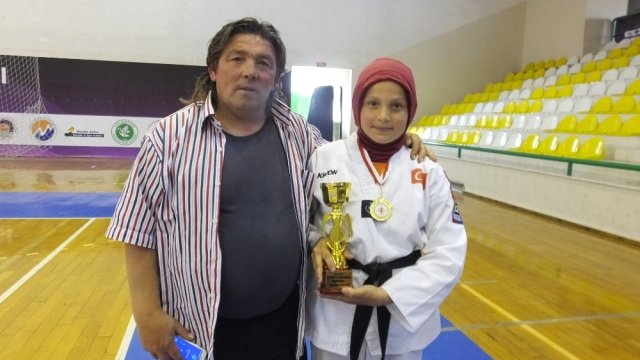 Burhaniyeli Zehra, Tekvandoda Balıkesir İkincisi Oldu