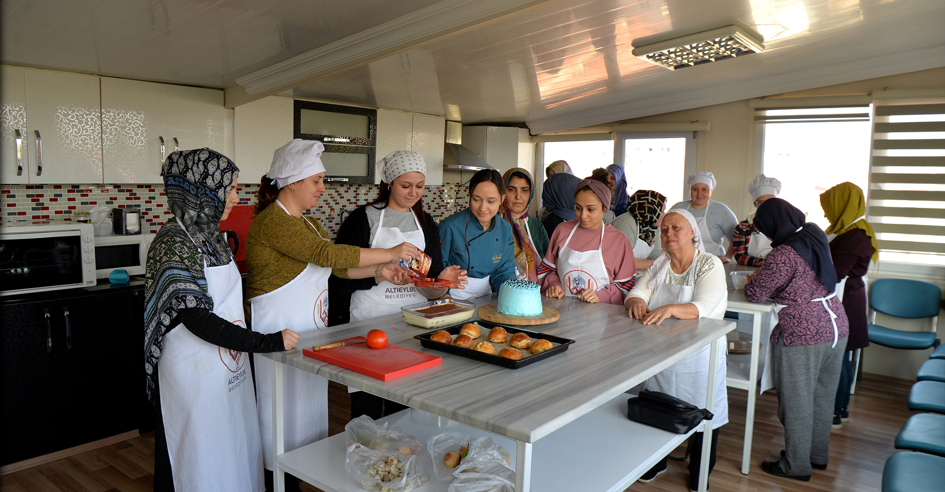 ALTIEYLÜL MESLEK EDİNDİRİYOR