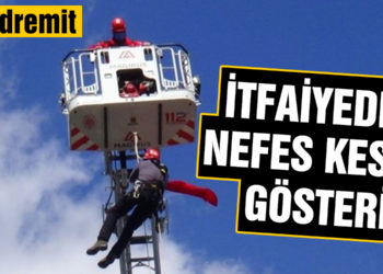 İtfaiye kurtarma ekibinin ip gösterisi nefesleri kesti