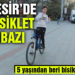 Balıkesir’de 11 yaşındaki Hasan Taha bisiklet cambazı oldu