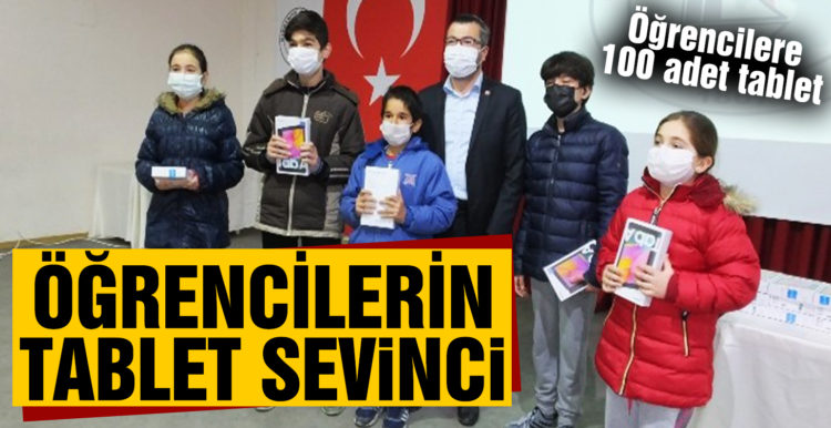 Burhaniyeli öğrencilerin tablet sevinci