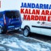 Jandarma ekipleri yolda mahsur kalan araçlar yardım etti