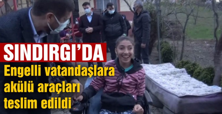 Sındırgı’da engelli vatandaşlara akülü araçları teslim edildi