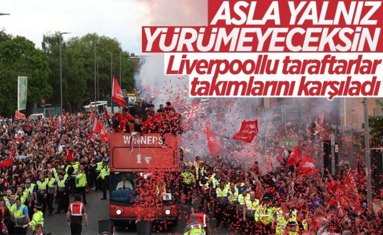 Şampiyonlar Ligi Finalini Kaybeden Takımlarını Şarkılarla Karşıladılar!