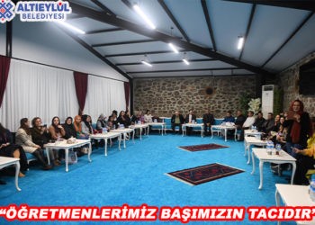 “Öğretmenlerimiz başımızın tacıdır”
